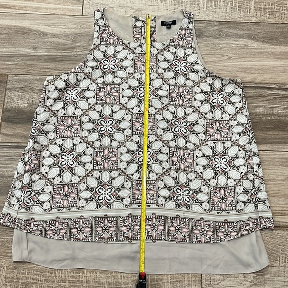 Split back Tank - Picture 7 of 11